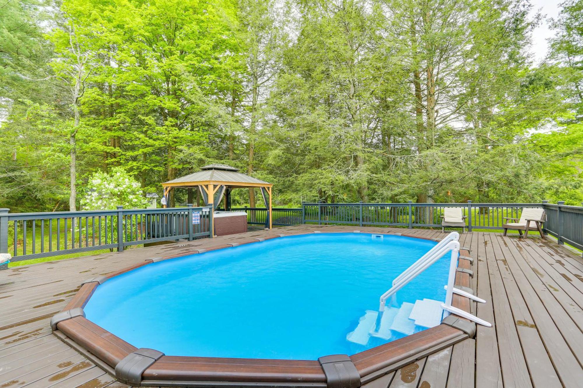 Greentown Home With Pool 7 Mi To Lake Wallenpaupack Екстер'єр фото